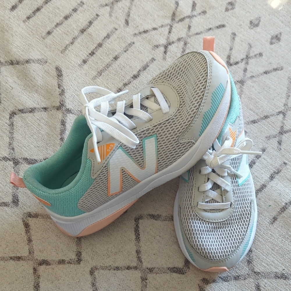 New Balance Teal and Gray Sneakers - Picture 2 of 5